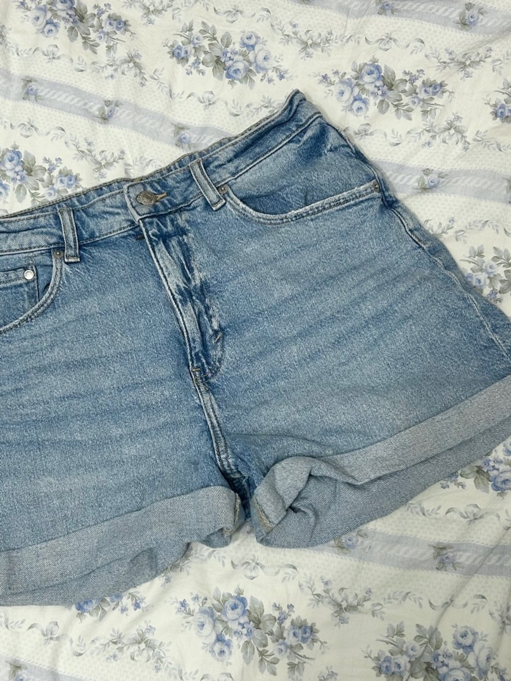 H&M High Waist Mom Short